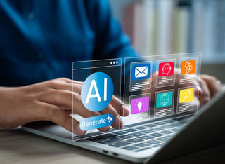 Începător în domeniul crypto explorând bazele tranzacționării automatizate cu inteligență artificială