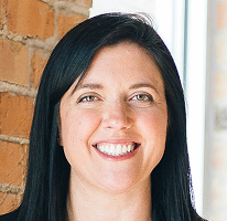 Sophie Hartwell, șef al echipei de suport clienți, portret